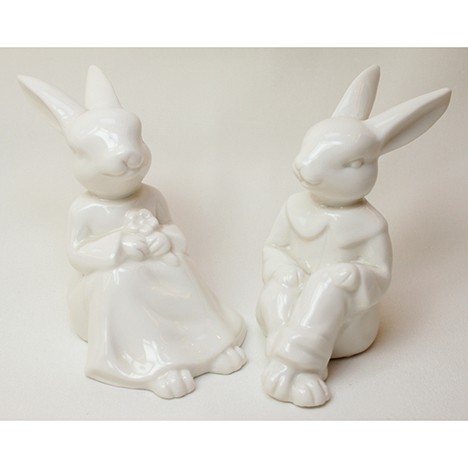 Rabbit made of white porcelain sitting 10x10x6cm