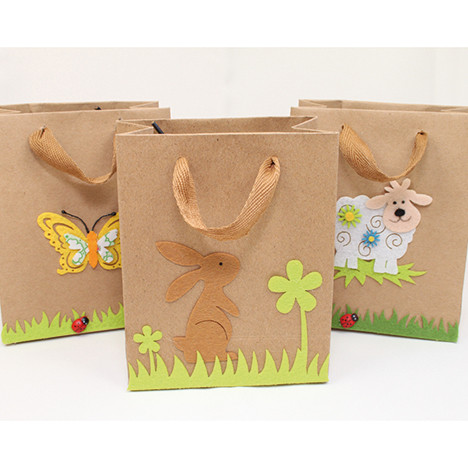 Natural bag with felt application 15x12cm