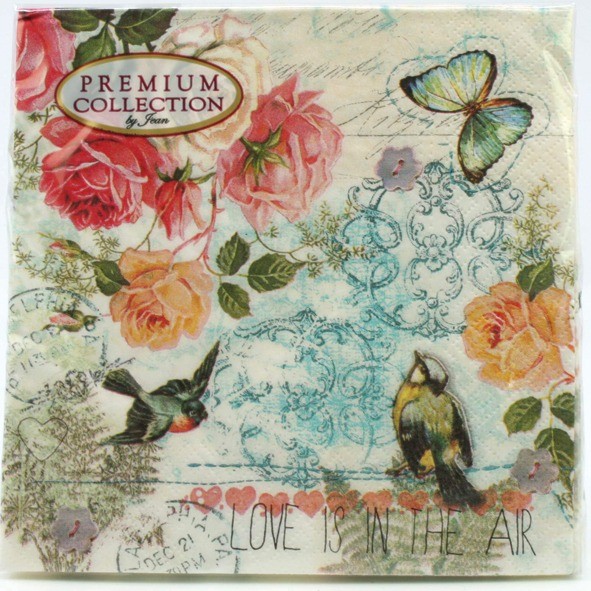 Premium napkins 20 pieces 33x33cm Love is in the