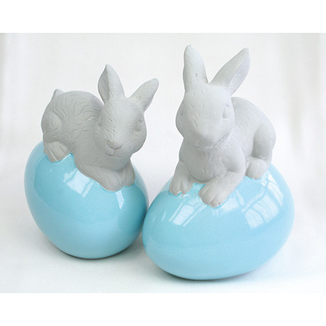 Bunny on shiny egg XXL 14x9x8cm of Dolomite